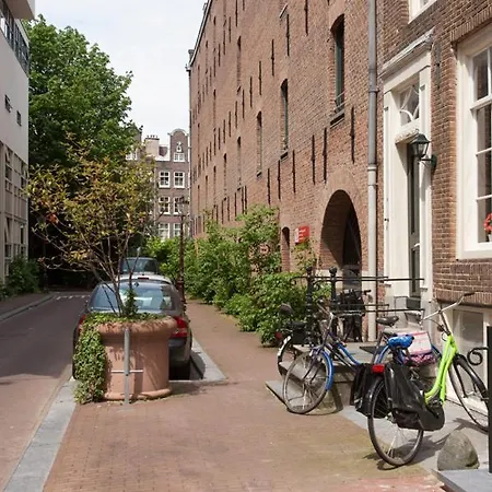 Kiki S Apartment Amsterdam